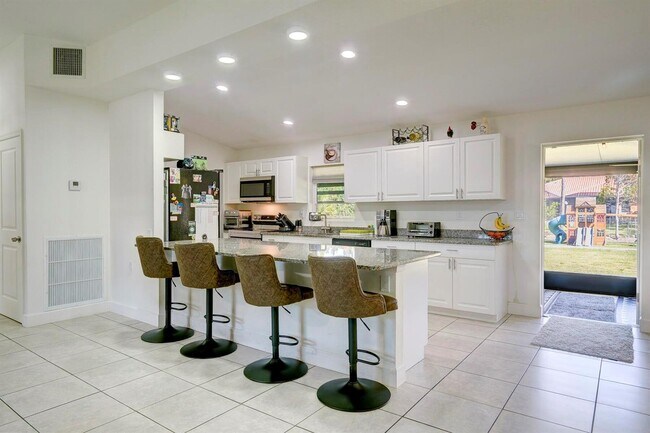 Foto del edificio - 17887 30th Ln N