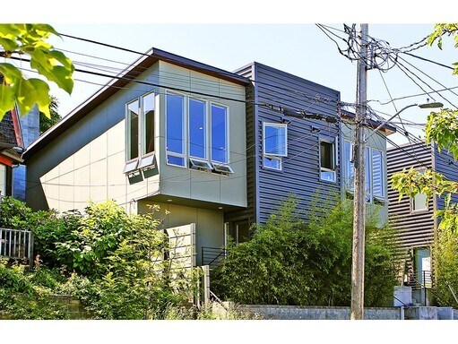 Foto del edificio - Modern 2 Bed + Den Madison Valley Townhouse!