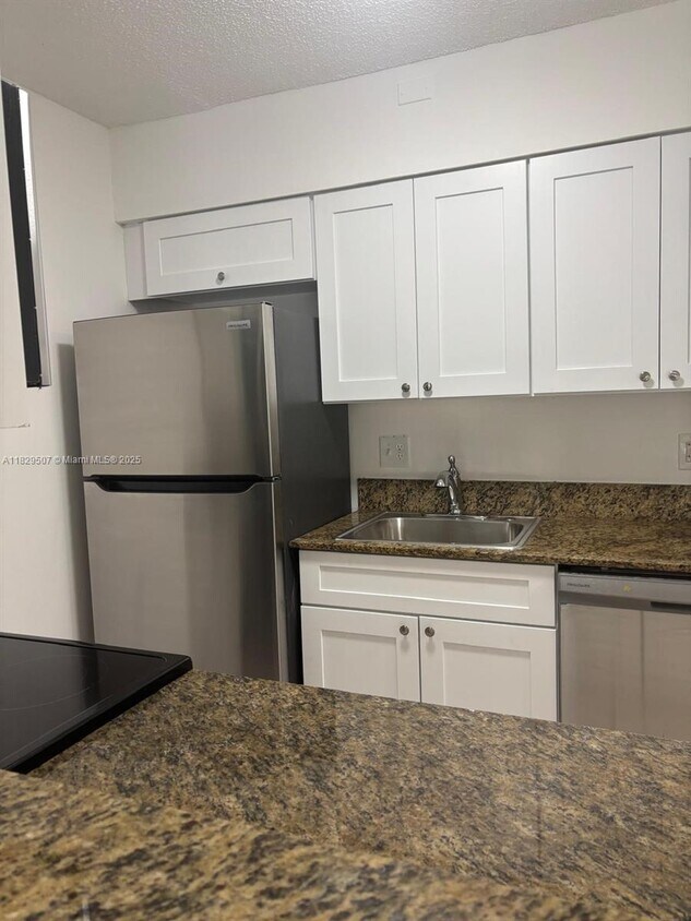 Foto principal - 19800 SW 103rd Ct