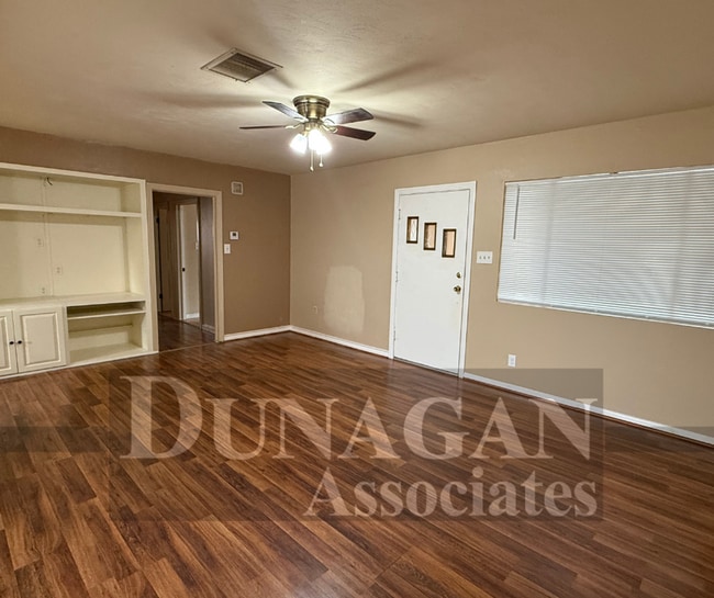 Foto del edificio - 3 bedroom /2.5 bath move in ready !