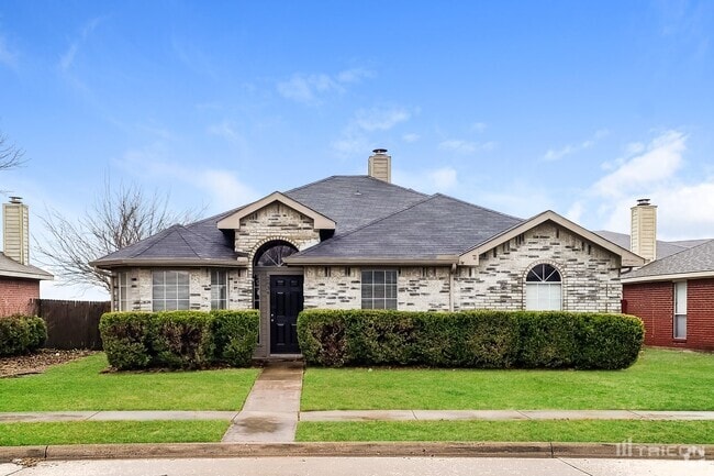 Building Photo - 2834 Coral Dr