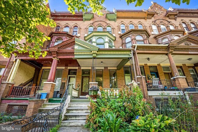 Building Photo - 3314 Auchentoroly Terrace