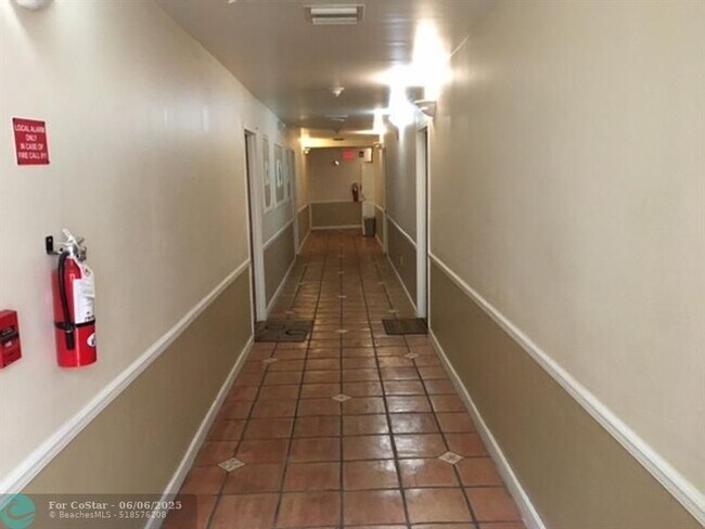 Foto del edificio - 2716 S Dixie Hwy