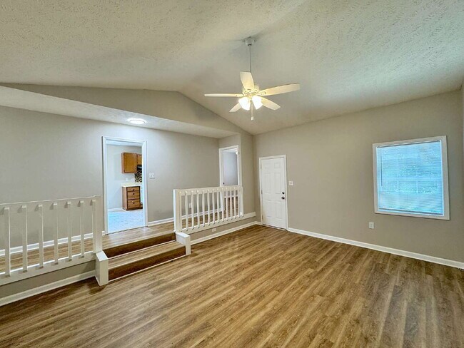 Foto del edificio - Beautiful Three Bedroom Home!