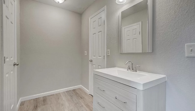Building Photo - Amazing 4 Bedroom Homein the heart of Katy...