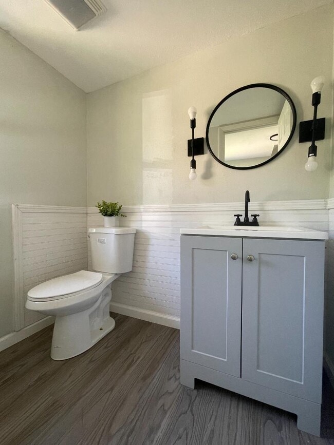 Foto del edificio - 1101 Arrowhead Dr