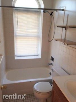 Building Photo - 3 br, 1 bath Apartment - 232 Hudson St Apt 3A