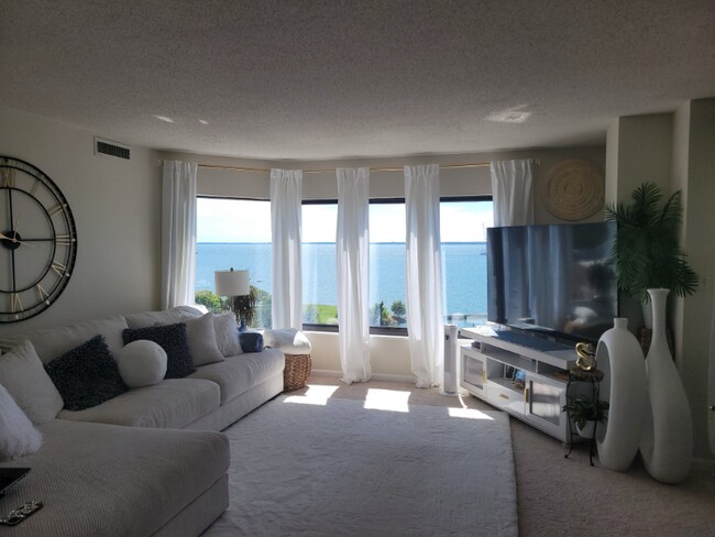 Foto del edificio - 7501 River Rd