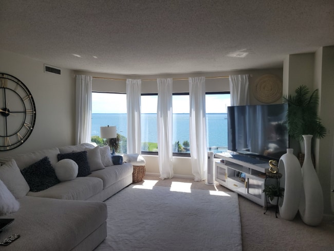 Photo - 7501 River Rd Apartment