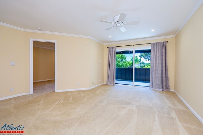 Foto del edificio - The Courtyard | Lovely Condo | Washer/Drye...