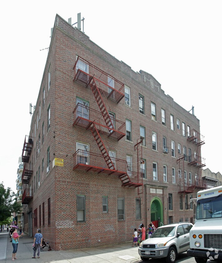 Primary Photo - Irving Court