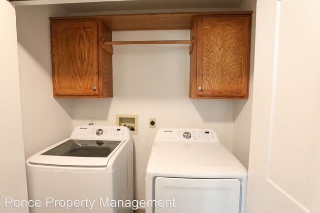 Building Photo - 5 br, 3 bath House - 7120 S. 31st Place