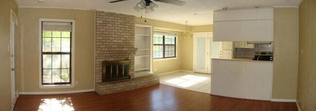 Building Photo - 202 Margarita Dr