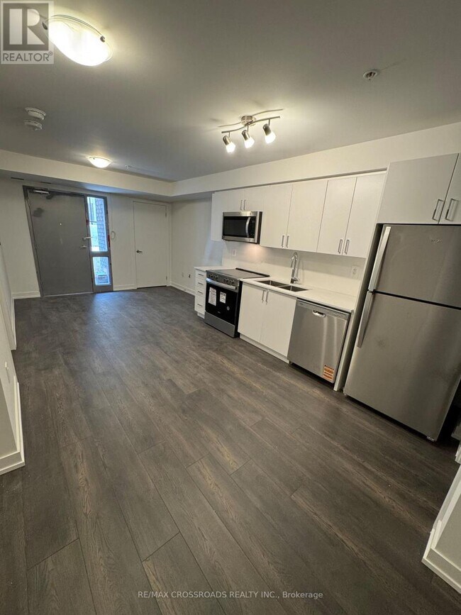 Building Photo - 1680 Victoria Park Ave