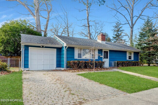 Foto del edificio - 488 Monmouth Rd