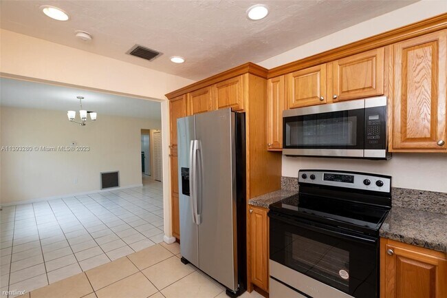 Foto del edificio - 3 br, 2 bath House - 1781 NE 157th Ter