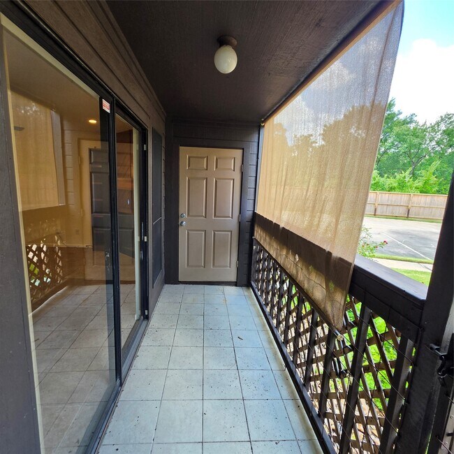 Foto del edificio - 12755 Mill Ridge Dr