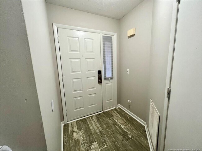 Foto del edificio - 6792 Willowbrook Dr