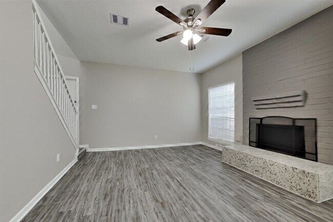 Foto del edificio - 4715 Brooklawn Dr