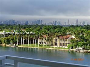 Foto principal - 5600 Collins Ave