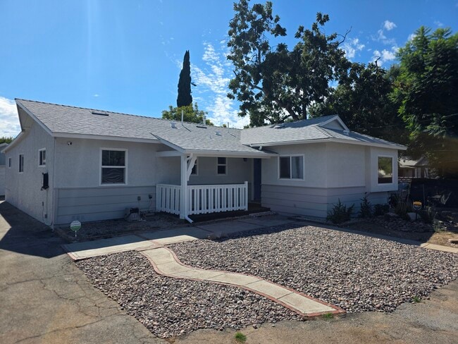 Building Photo - 15360 Saticoy St