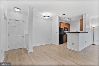 Building Photo - 4854 Eisenhower Ave
