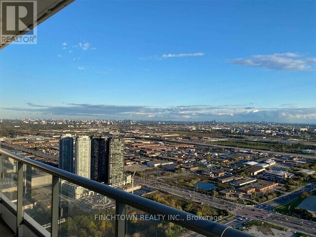 Photo du bâtiment - 950-6950 Portage Pkwy