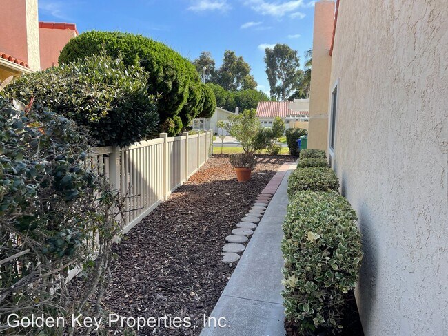 Building Photo - 2 br, 1 bath House - 6464 Camino del Parque