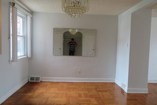 Building Photo - 7217 Brous Ave