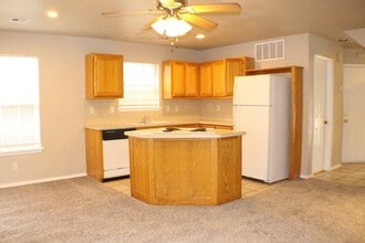 Building Photo - 306 W K St