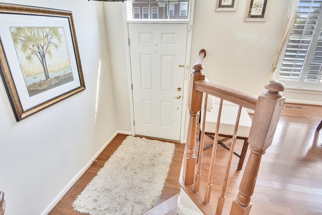 Foto del edificio - 5644 Governors Pond Cir