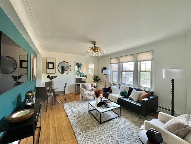 Foto del edificio - 1450 Beacon St