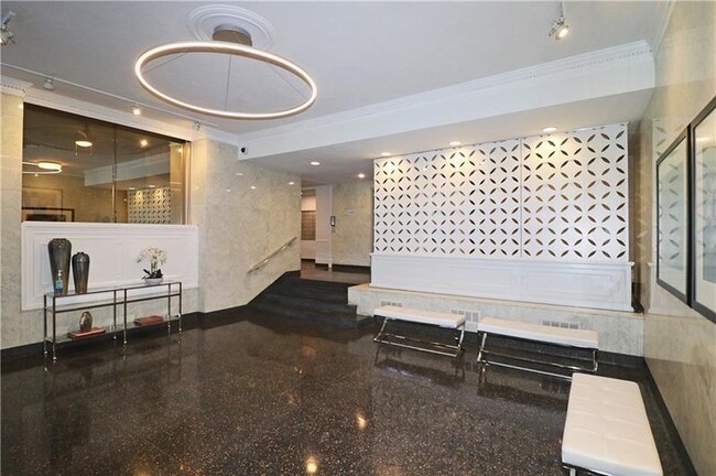 Building Photo - 3060 Pharr Ct N Northwest