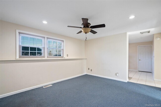Foto del edificio - 445 S Wellwood Ave