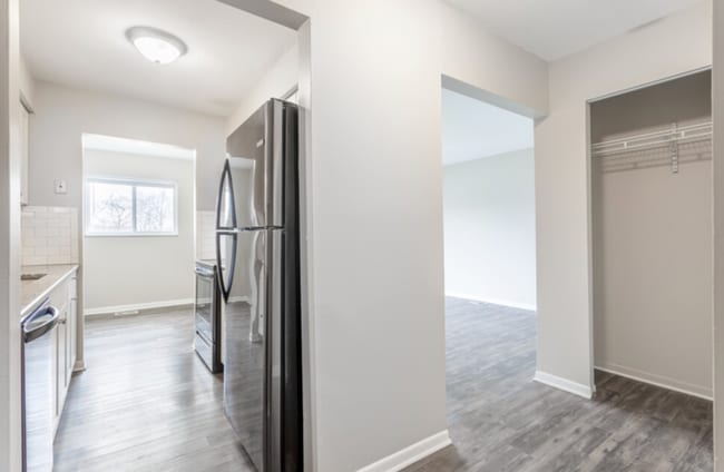 Building Photo - 10015 Groh Rd