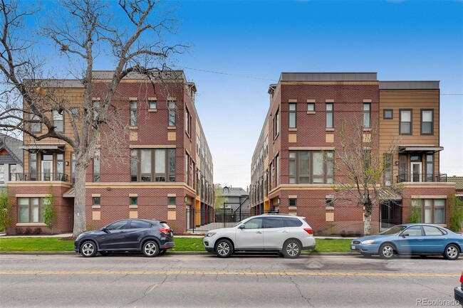 Foto del edificio - Stunning Modern luxury brownstone in Uptown!
