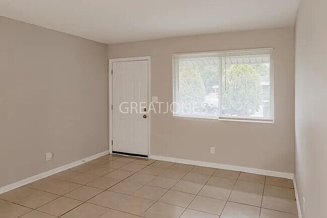 Building Photo - 2078 Wharton Dr