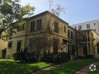 Primary Photo - 157 N La Peer Dr