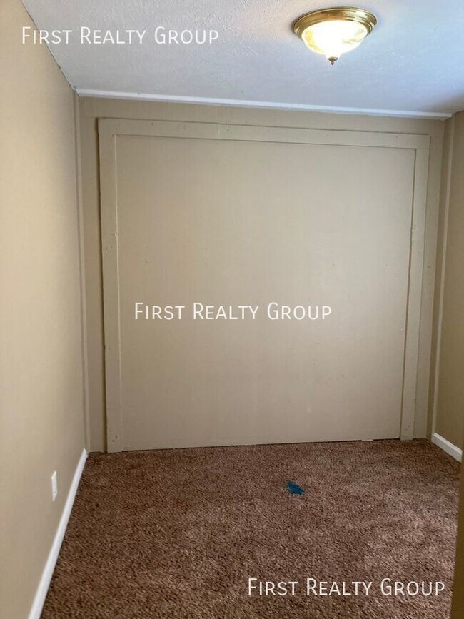 Building Photo - Spacious 4 Bedroom, 1 Bath Home in Frankli...