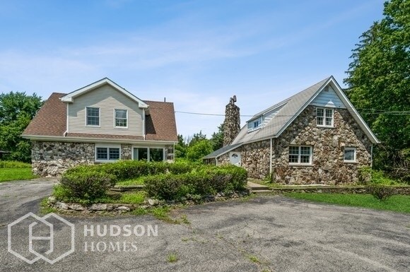 Foto del edificio - NOW AVAILABLE! 77 Mountainside Rd, Warwick...