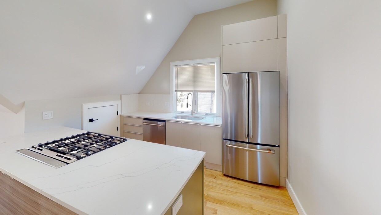 Foto principal - 93 Williston Rd