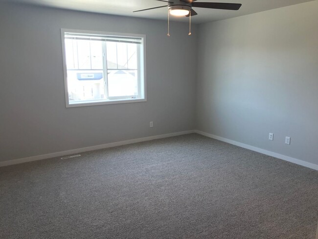 Building Photo - 2613 5th Ct W