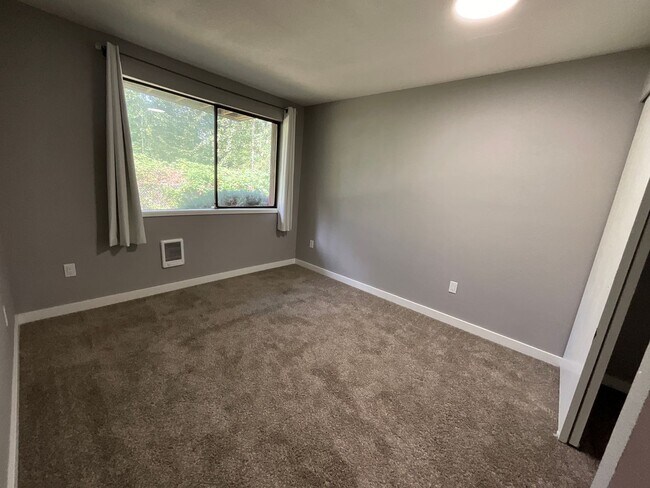 Building Photo - Beautiful 2 Bedroom Home in Seattle