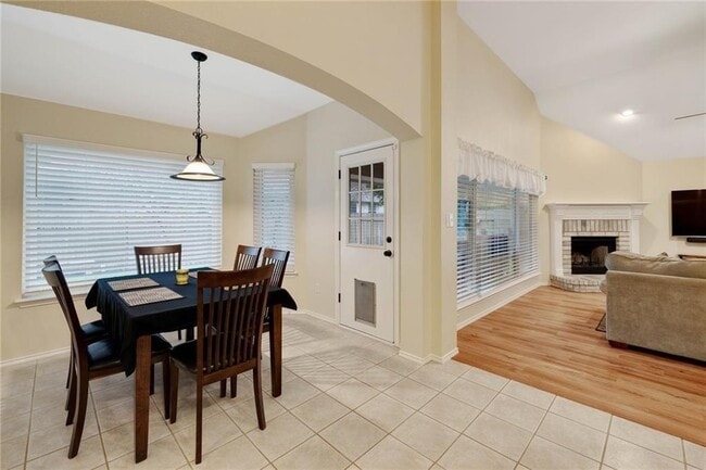 Building Photo - 912 Brighton Bend Ln
