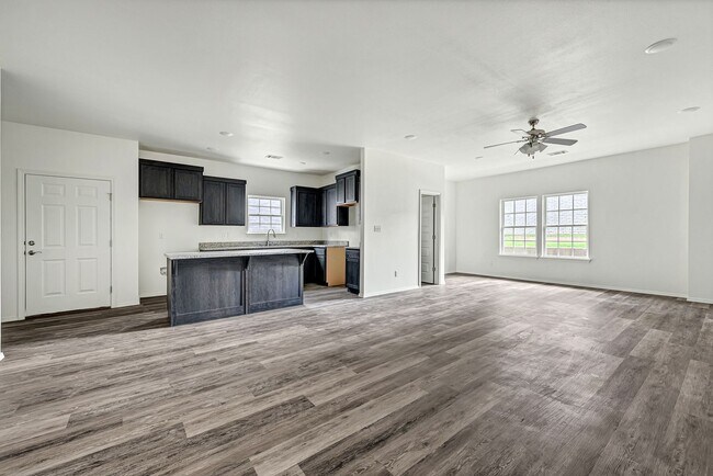 Foto del edificio - 1082 S Benchmark Lane