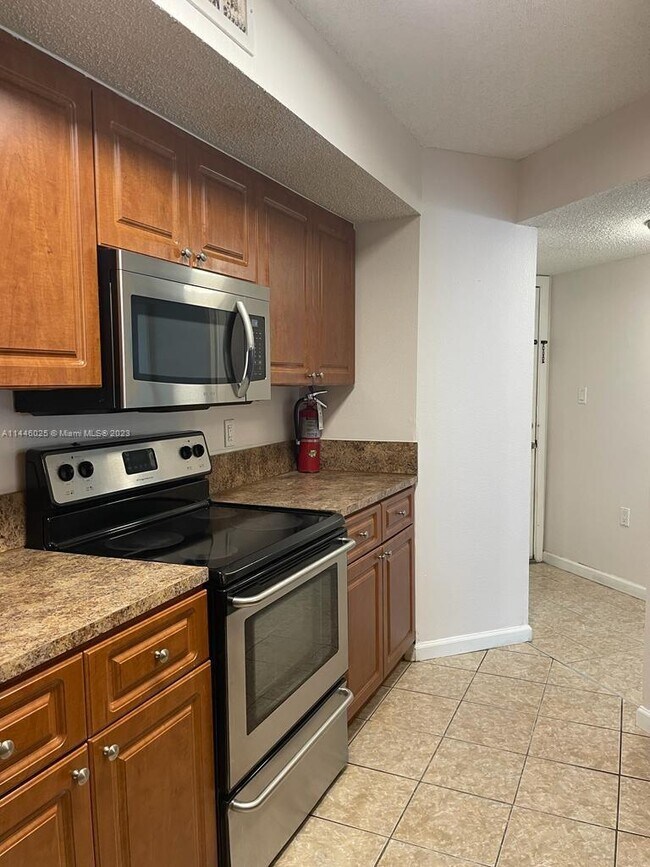 Foto del edificio - 10500 SW 155th Ct