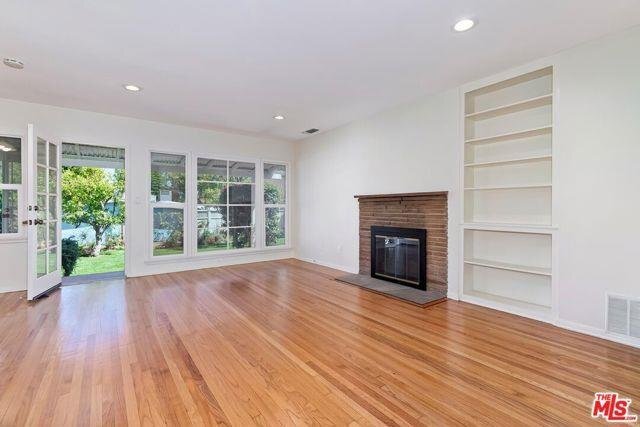 Foto del edificio - 11310 Elderwood Street, Los Angeles, CA 90...