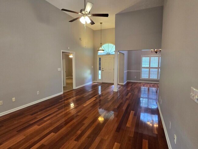 Foto del edificio - 5006 Fieldcrest Dr