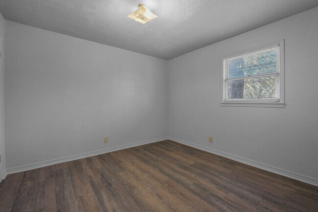 Foto del edificio - Beautiful Duplex Located near Downtown Columbia!