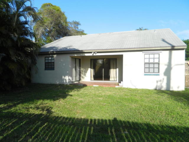 Building Photo - 5854 SE Mitzi Ln